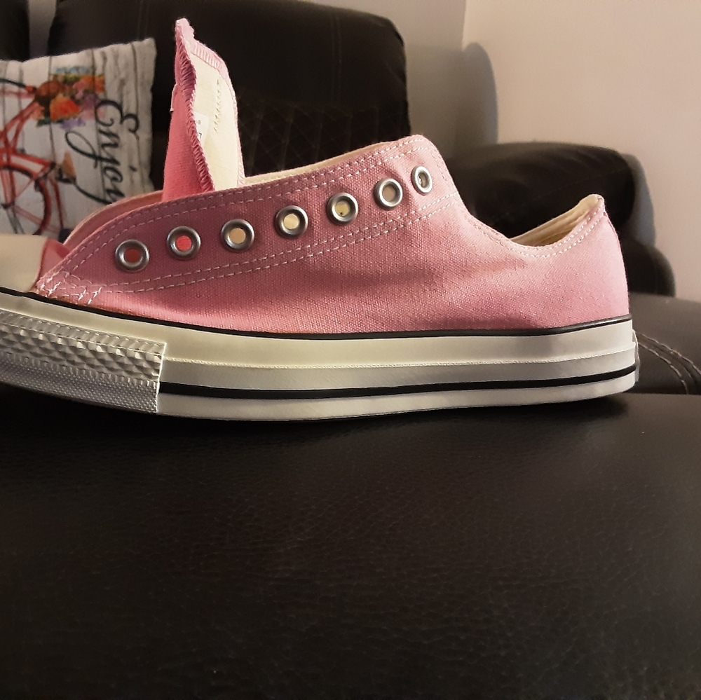 Pink Converse - Picture 6 of 7